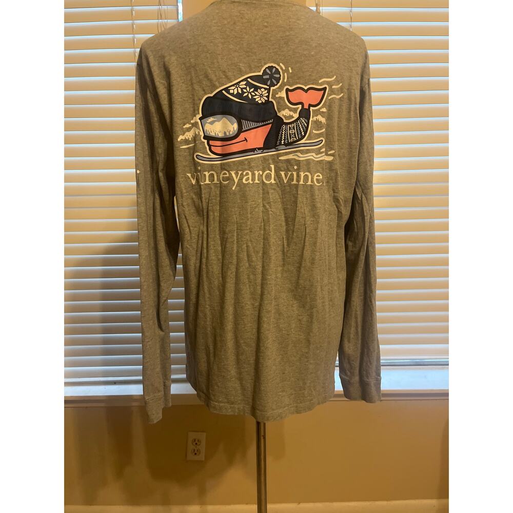 Vineyard Vines winter whale long sleeve t-shirt! Size M